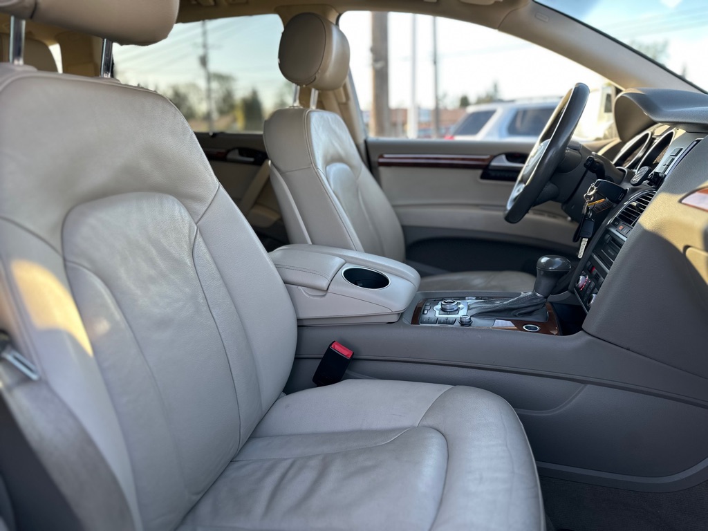 Photo 25 of this AUDI Q7