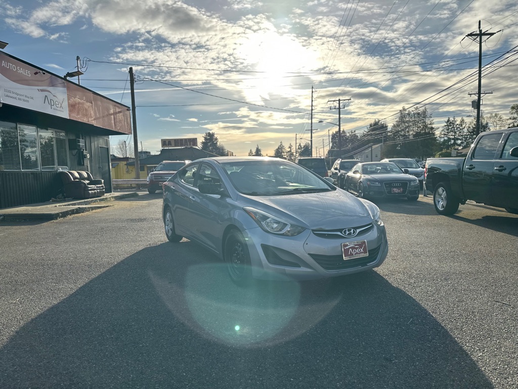 Photo 4 of this HYUNDAI ELANTRA