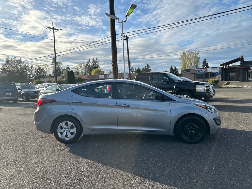 Photo 5 of this HYUNDAI ELANTRA