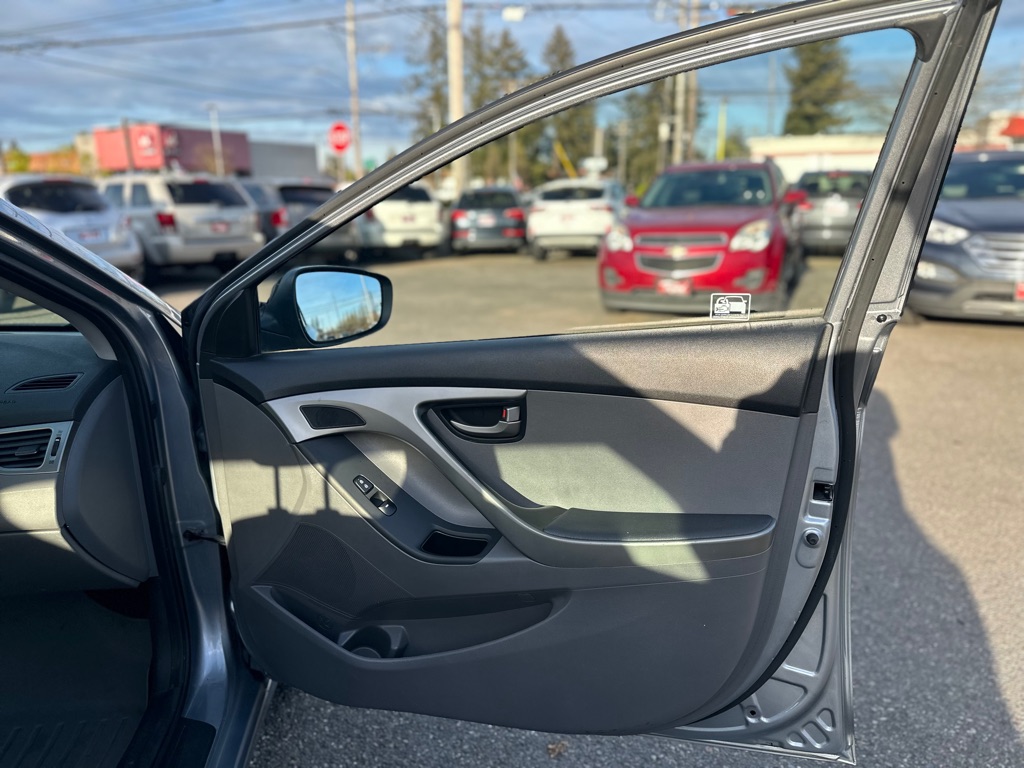 Photo 22 of this HYUNDAI ELANTRA