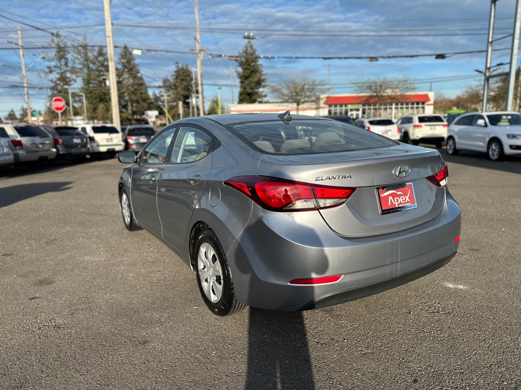 Photo 9 of this HYUNDAI ELANTRA