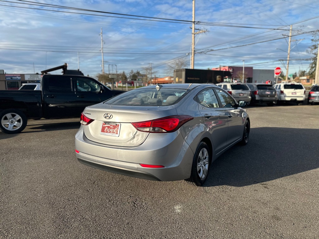 Photo 6 of this HYUNDAI ELANTRA