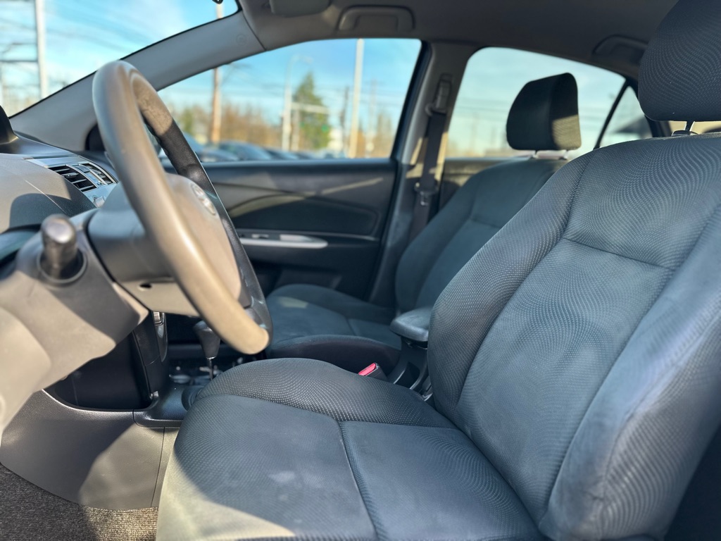 Photo 11 of this TOYOTA YARIS