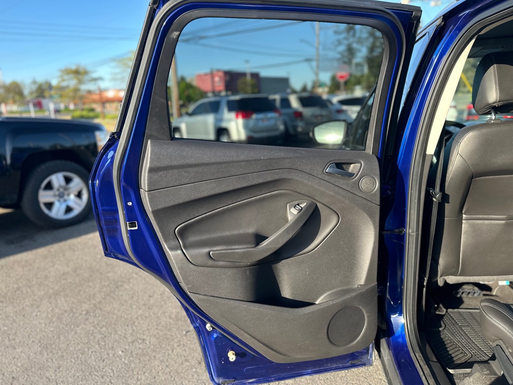Photo 17 of this FORD ESCAPE