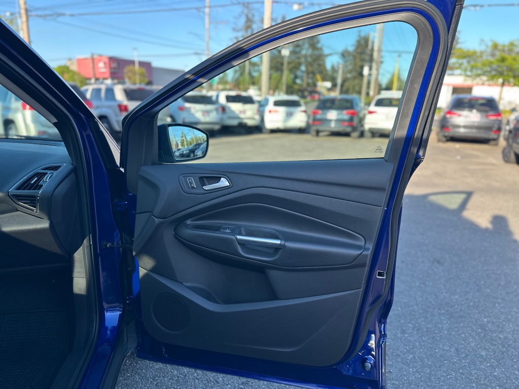 Photo 23 of this FORD ESCAPE