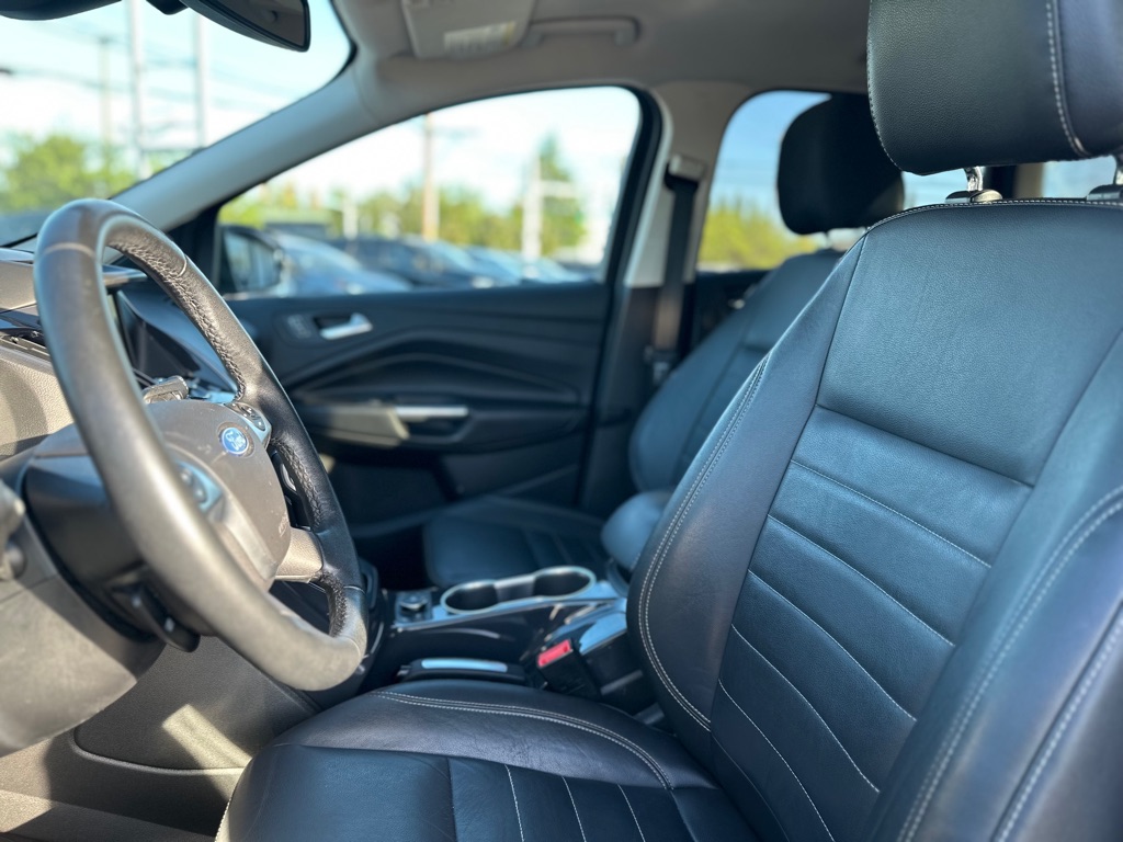Photo 13 of this FORD ESCAPE
