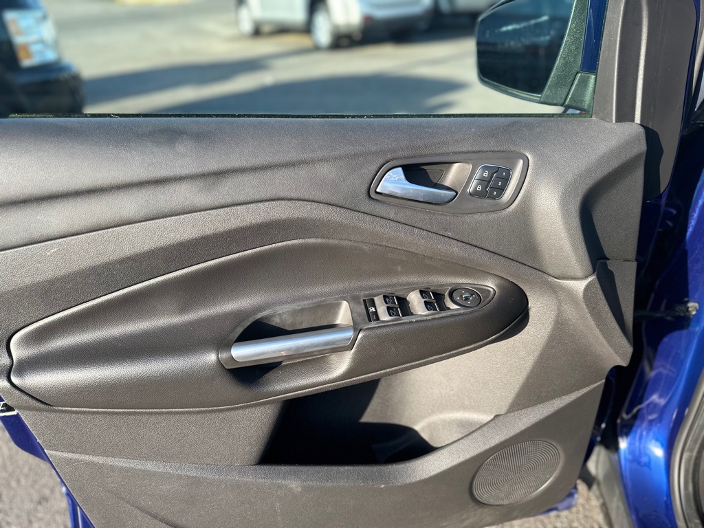 Photo 11 of this FORD ESCAPE
