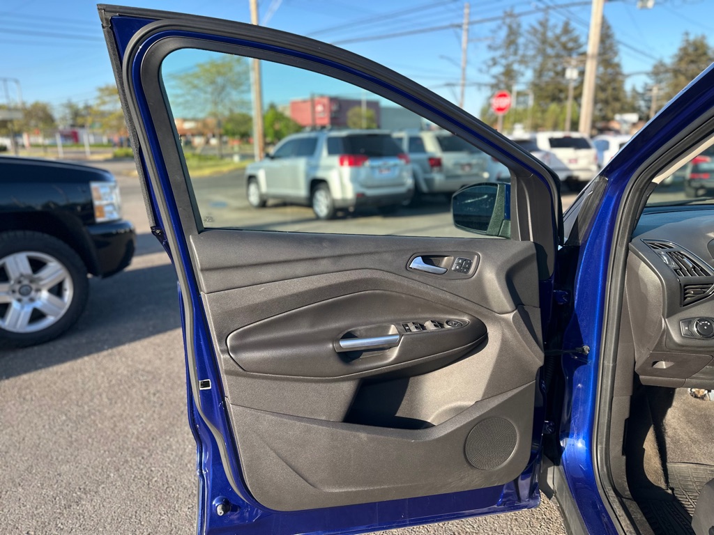 Photo 10 of this FORD ESCAPE