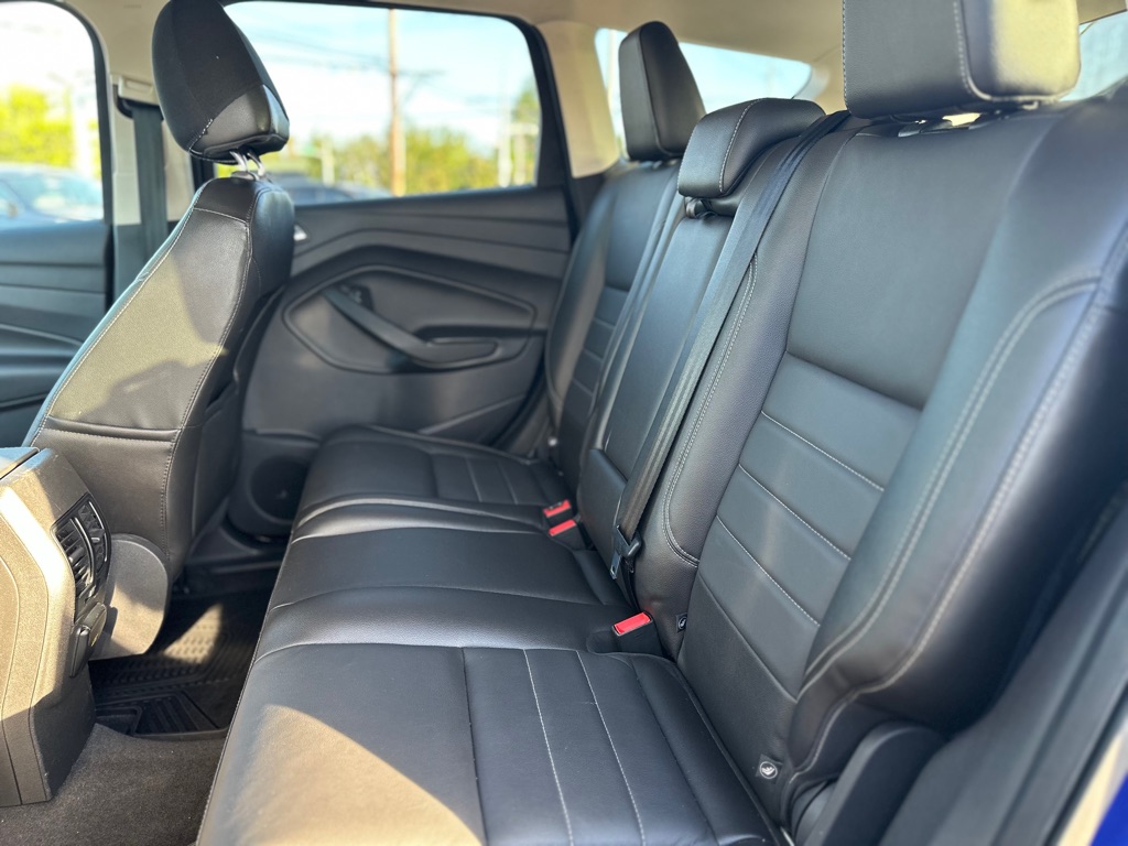 Photo 18 of this FORD ESCAPE