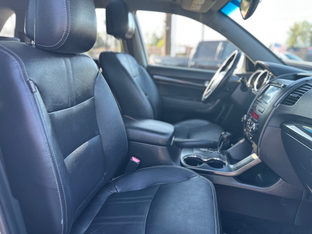 Photo 24 of this KIA SORENTO