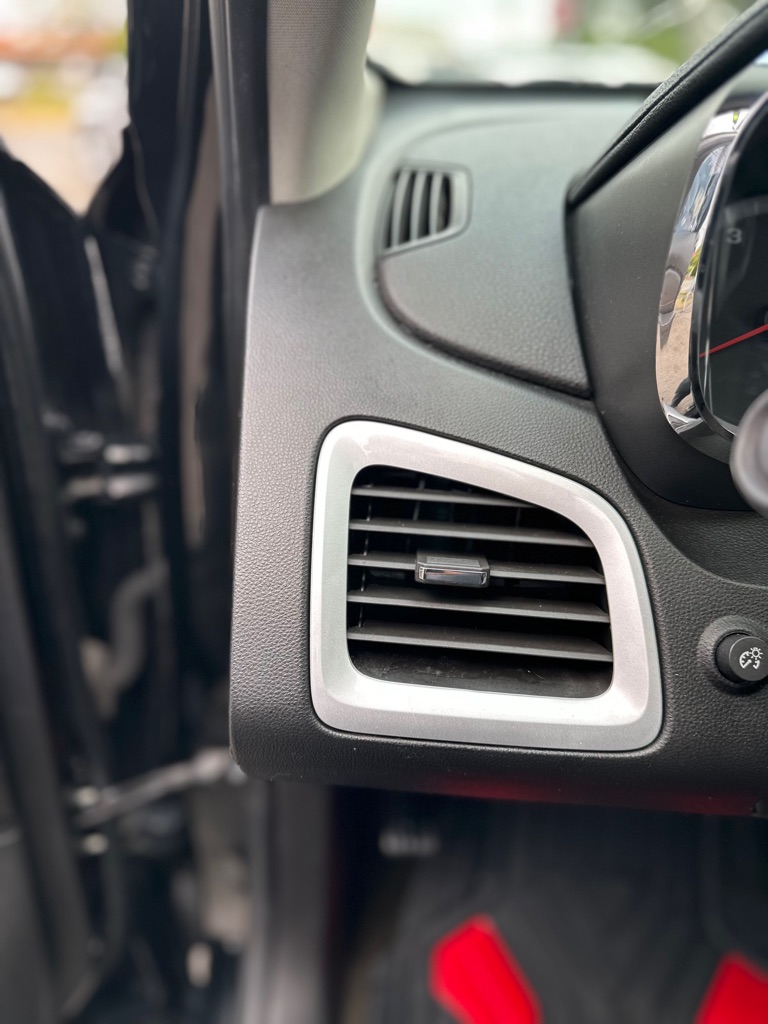 Photo 14 of this GMC TERRAIN
