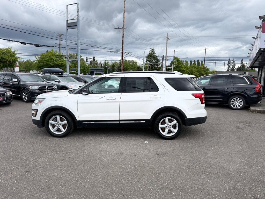 Photo 9 of this FORD EXPLORER