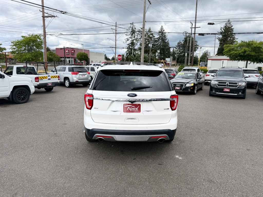 Photo 7 of this FORD EXPLORER