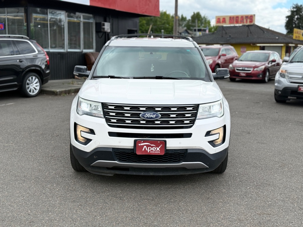 Photo 3 of this FORD EXPLORER