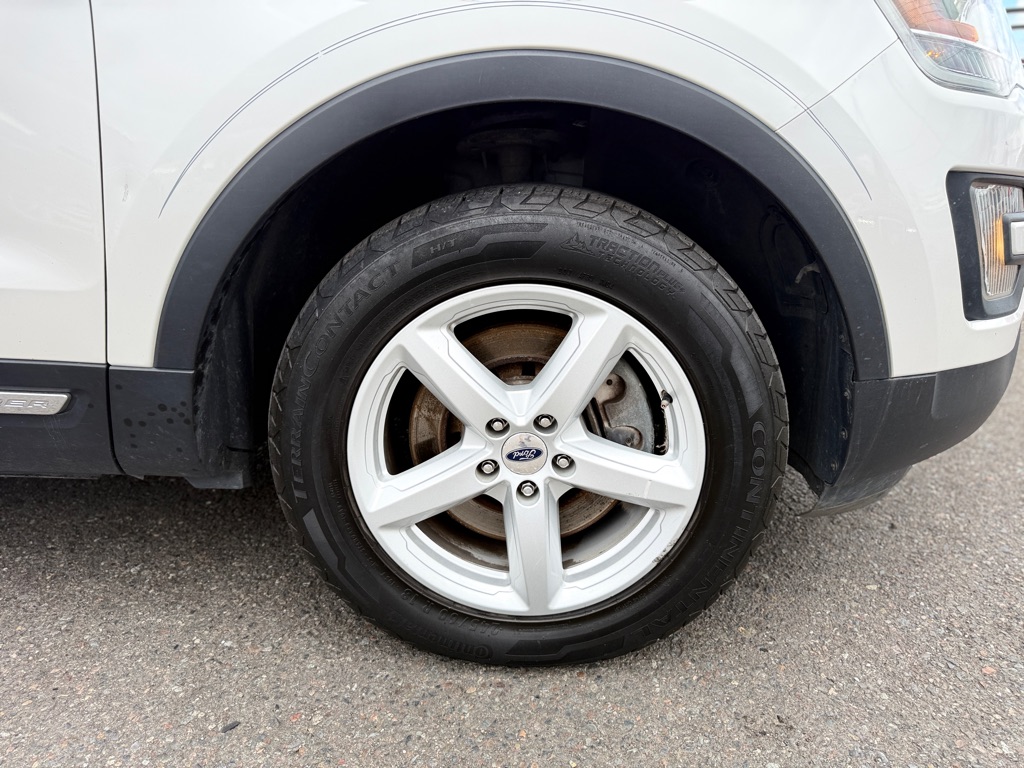 Photo 22 of this FORD EXPLORER