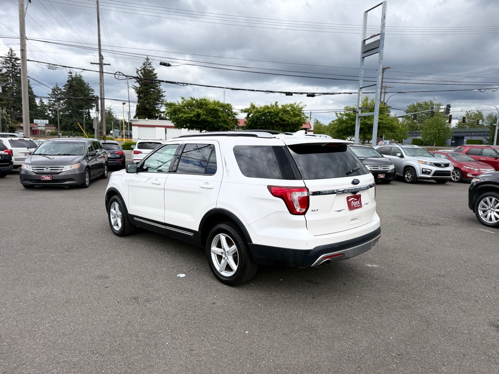 Photo 8 of this FORD EXPLORER