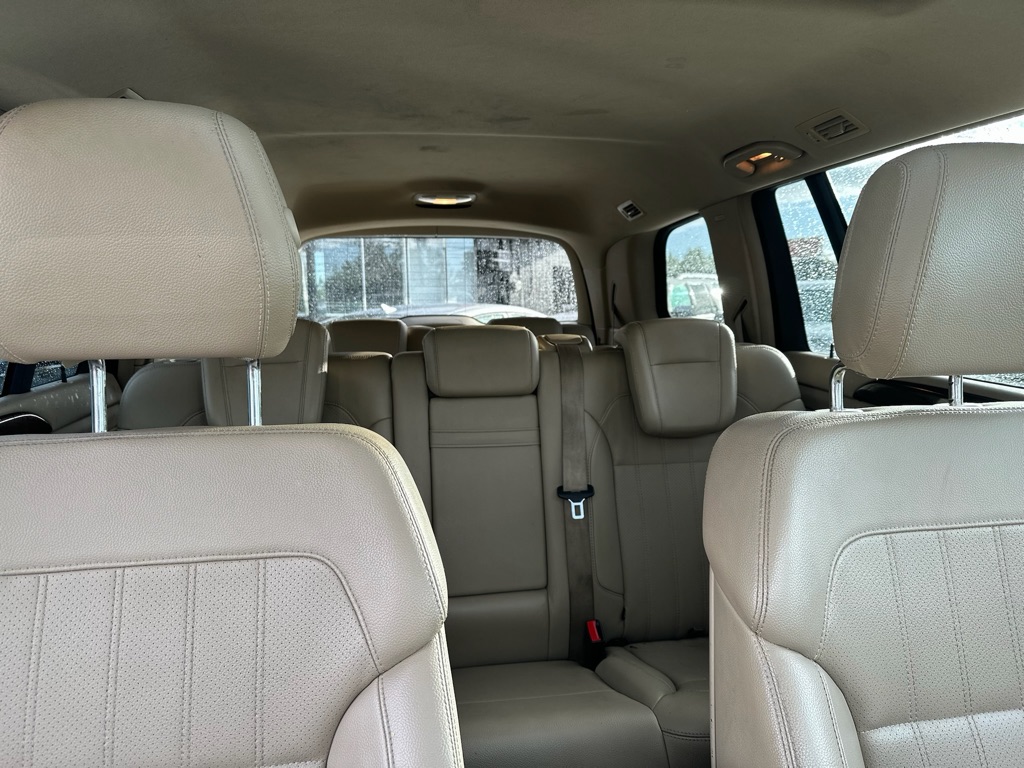 Photo 25 of this MERCEDES-BENZ GL-CLASS
