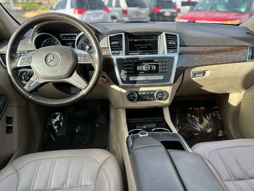 Photo 20 of this MERCEDES-BENZ GL-CLASS