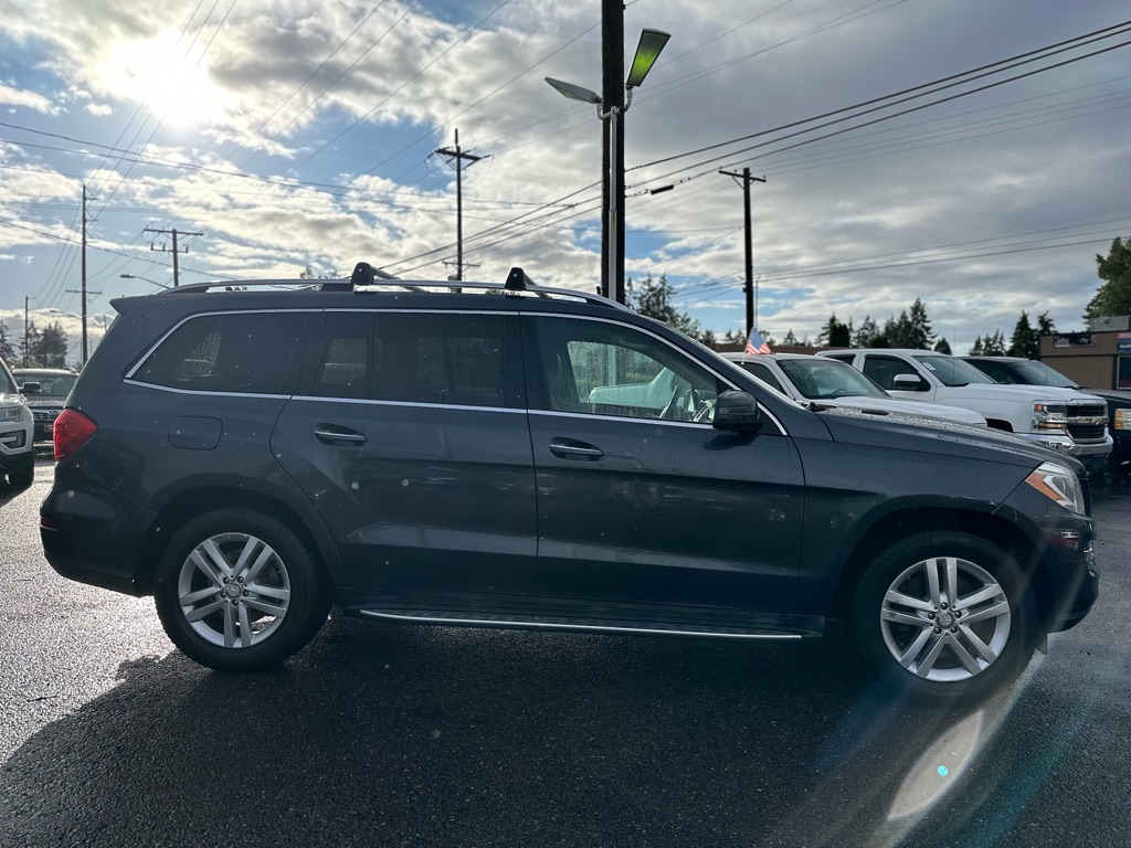 Photo 4 of this MERCEDES-BENZ GL-CLASS