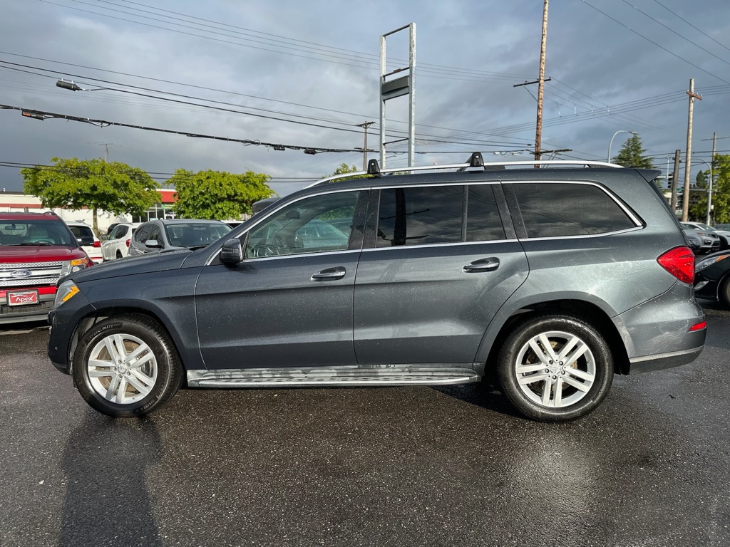 Photo 9 of this MERCEDES-BENZ GL-CLASS