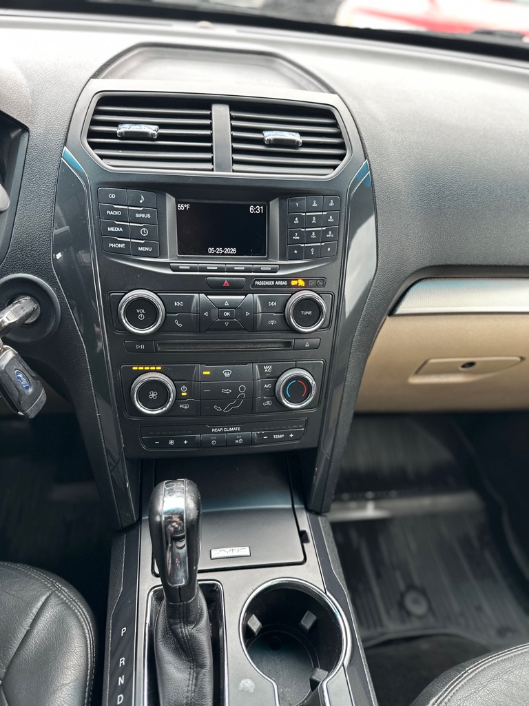 Photo 15 of this FORD EXPLORER