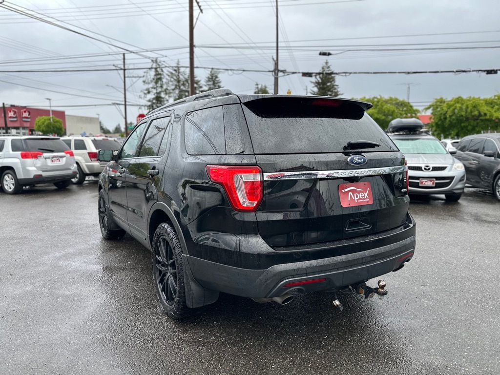 Photo 8 of this FORD EXPLORER