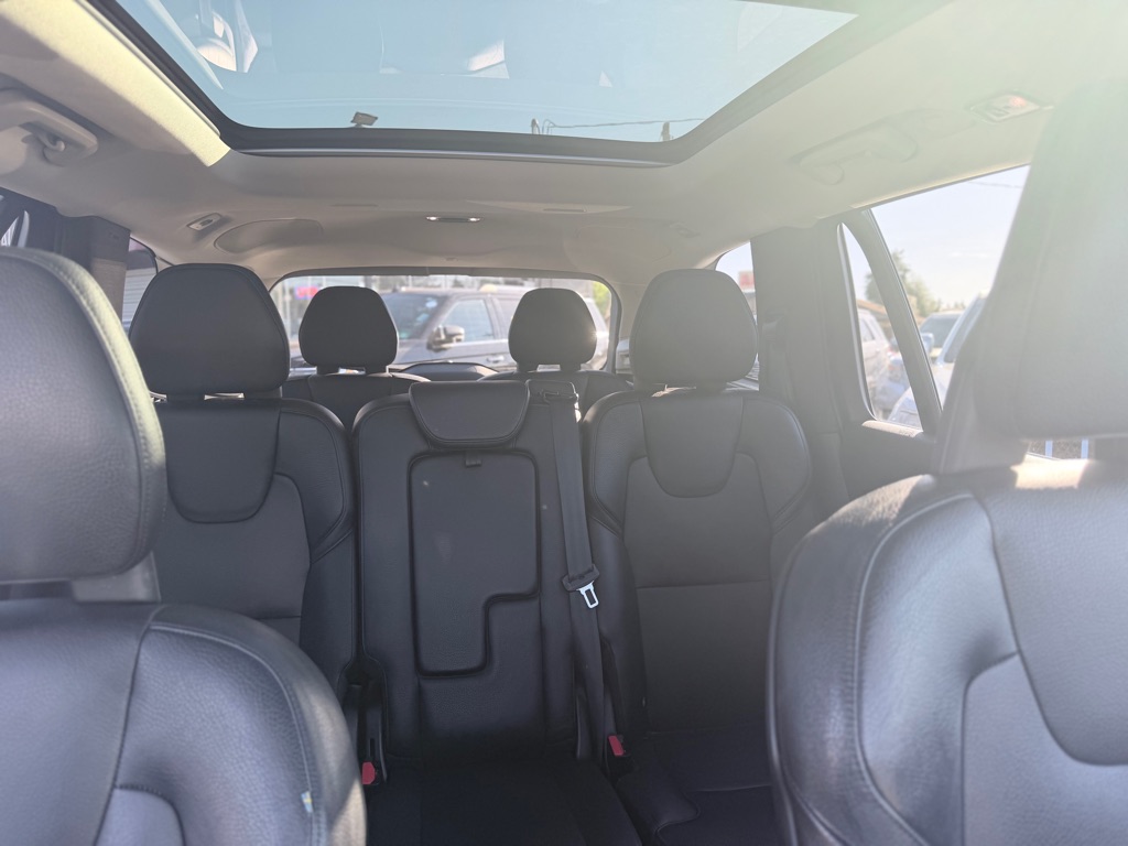 Photo 27 of this VOLVO XC90