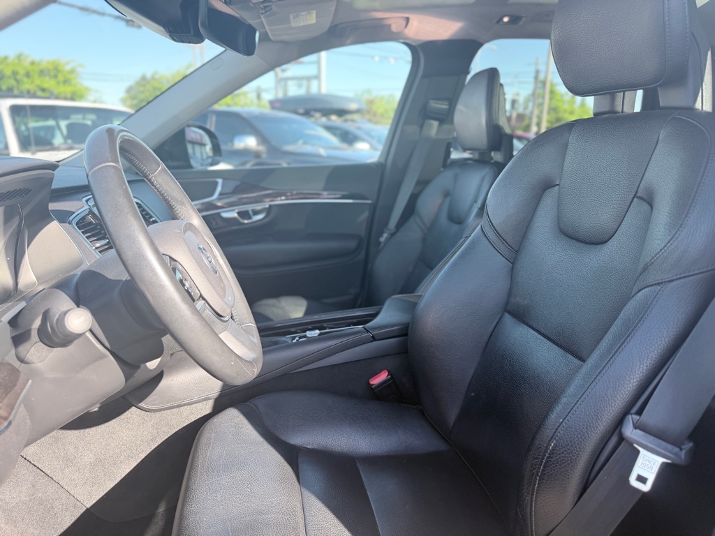 Photo 13 of this VOLVO XC90