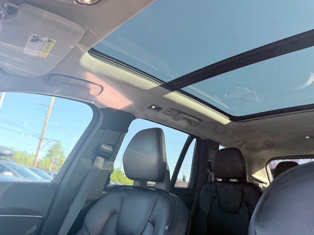 Photo 18 of this VOLVO XC90