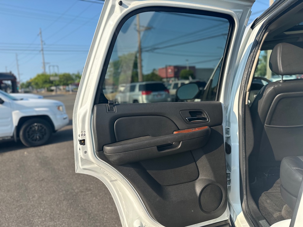 Photo 18 of this GMC YUKON