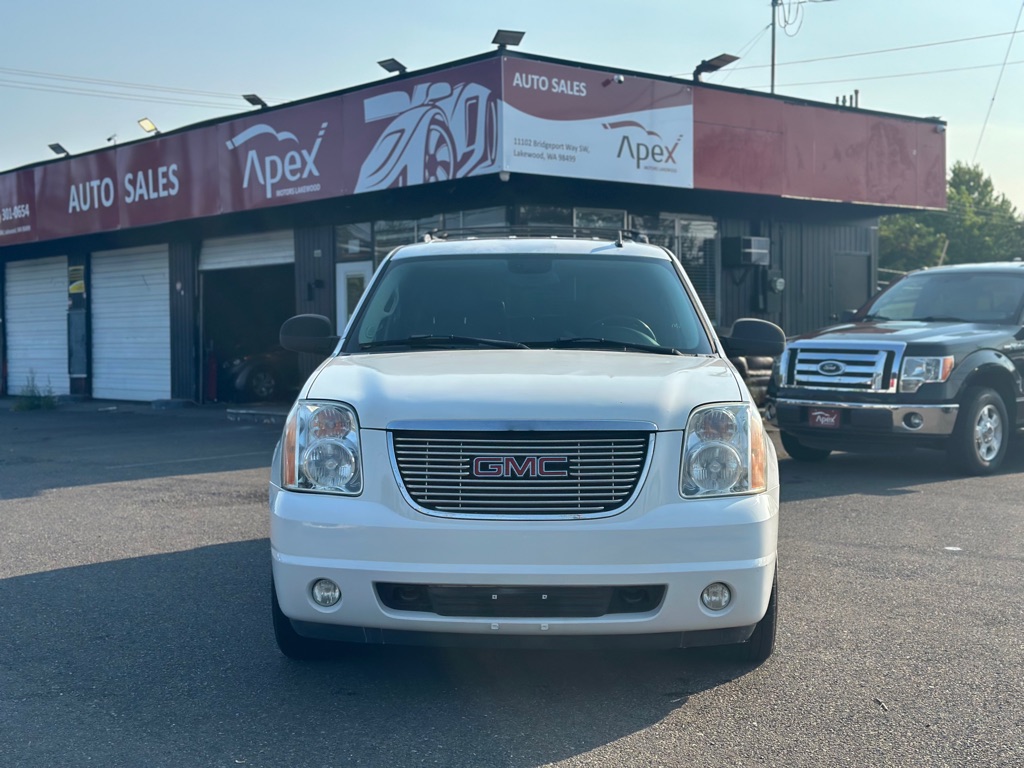 Photo 2 of this GMC YUKON