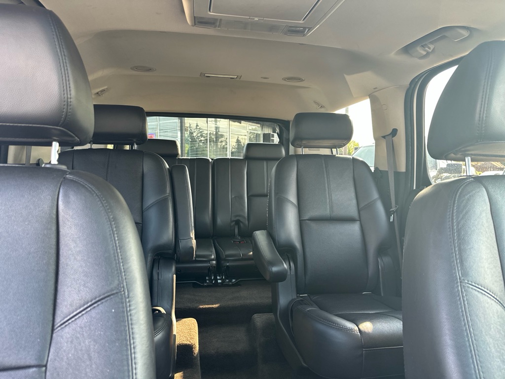 Photo 27 of this GMC YUKON