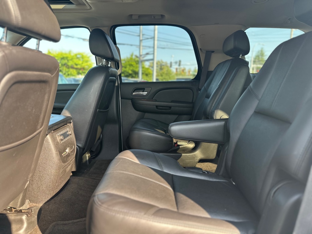Photo 19 of this GMC YUKON