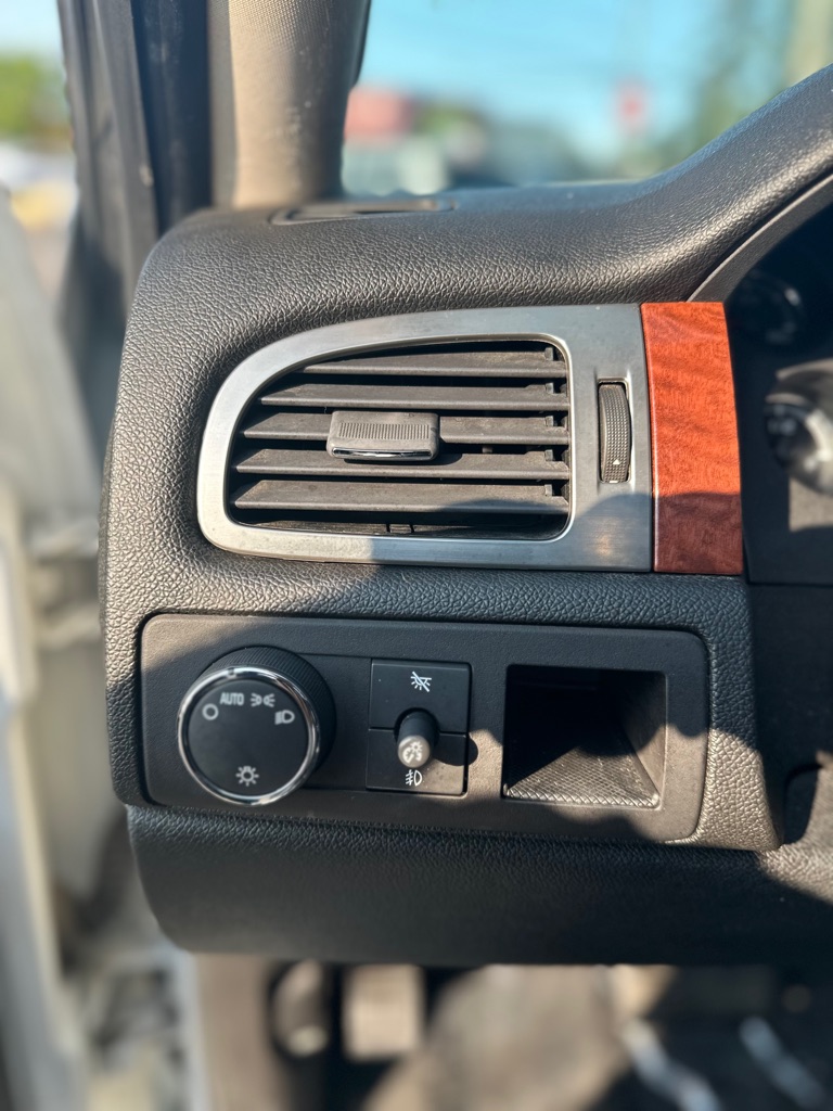 Photo 13 of this GMC YUKON