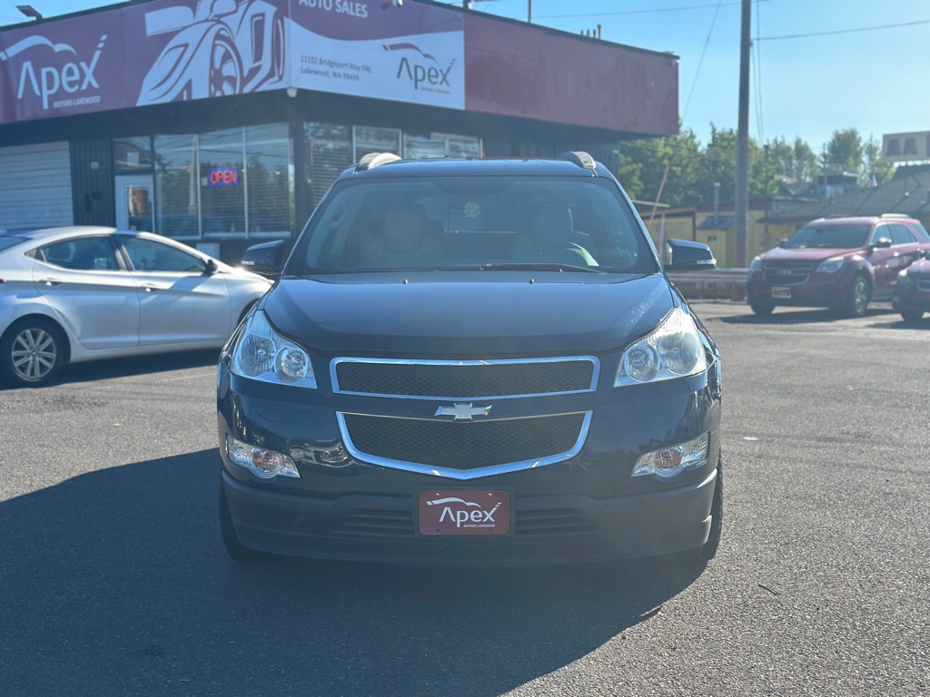 Photo 2 of this CHEVROLET TRAVERSE