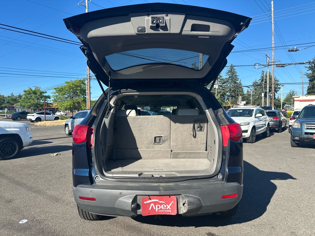 Photo 7 of this CHEVROLET TRAVERSE