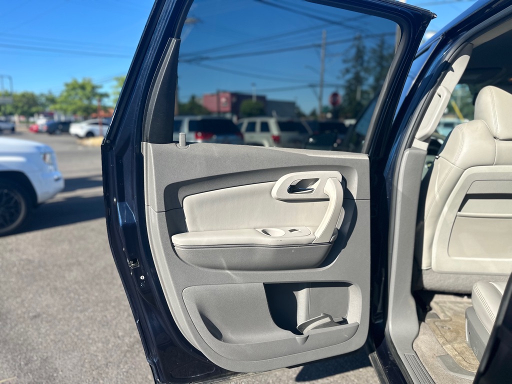 Photo 16 of this CHEVROLET TRAVERSE