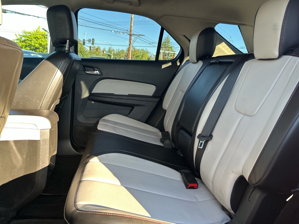 Photo 18 of this CHEVROLET EQUINOX