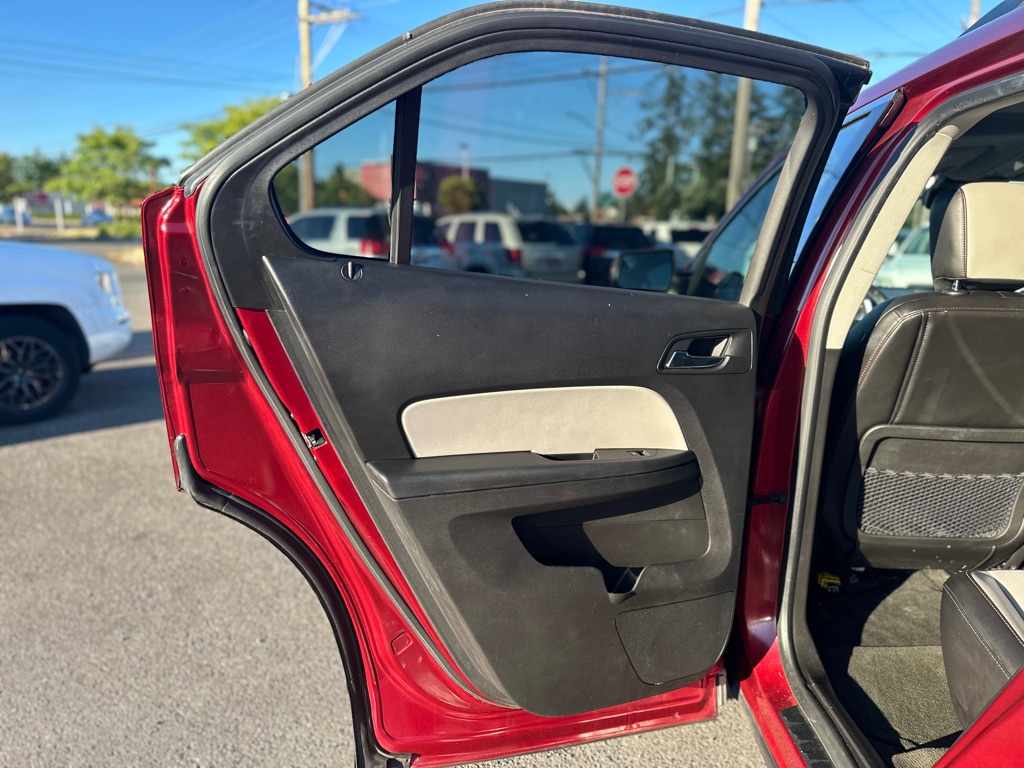 Photo 17 of this CHEVROLET EQUINOX