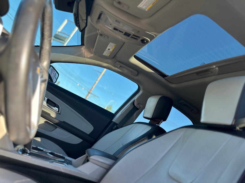 Photo 13 of this CHEVROLET EQUINOX