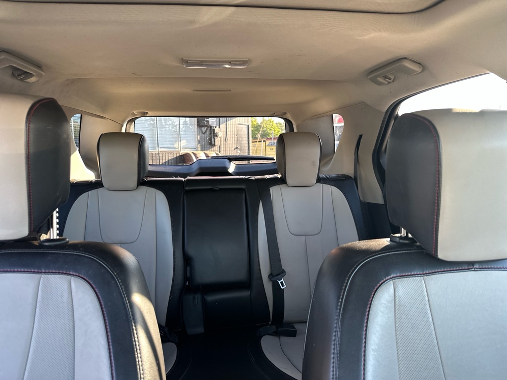 Photo 24 of this CHEVROLET EQUINOX