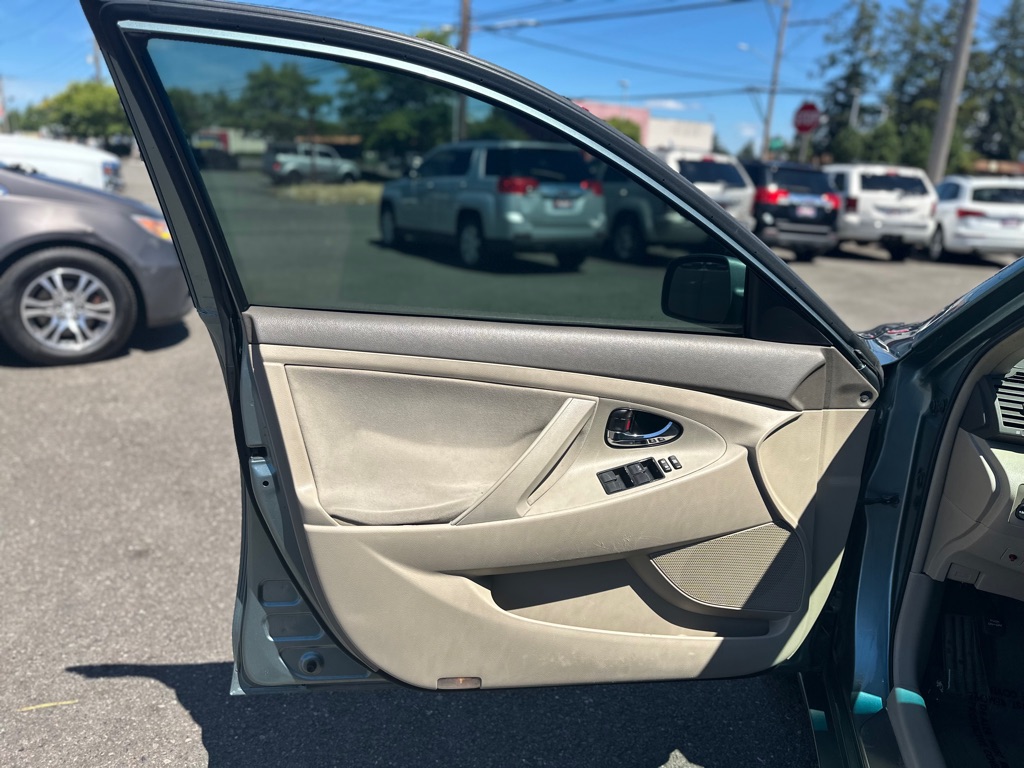 Photo 10 of this TOYOTA CAMRY