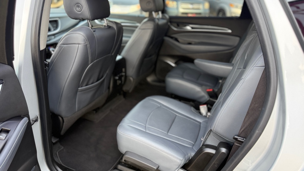 Photo 16 of this BUICK ENCLAVE