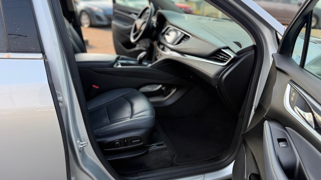 Photo 22 of this BUICK ENCLAVE
