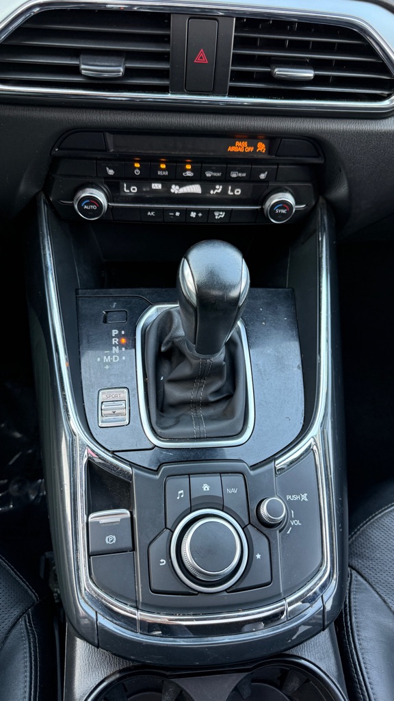 Photo 27 of this MAZDA CX-9