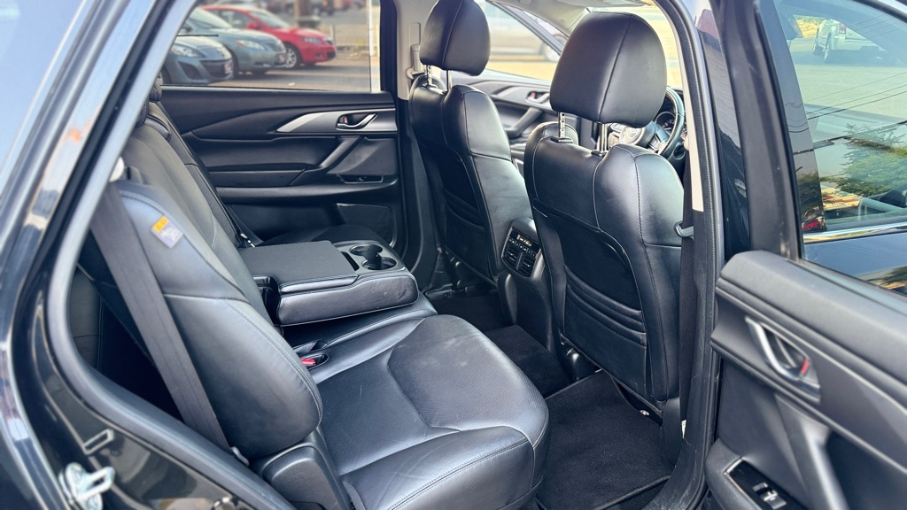 Photo 21 of this MAZDA CX-9