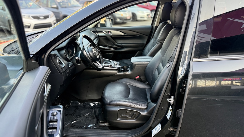 Photo 11 of this MAZDA CX-9