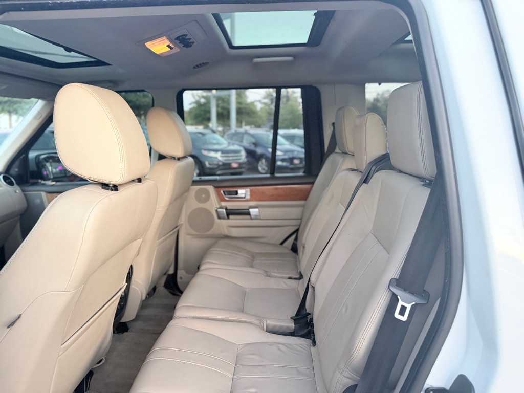 Photo 18 of this LAND ROVER LR4