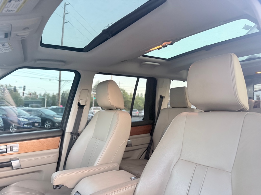 Photo 14 of this LAND ROVER LR4