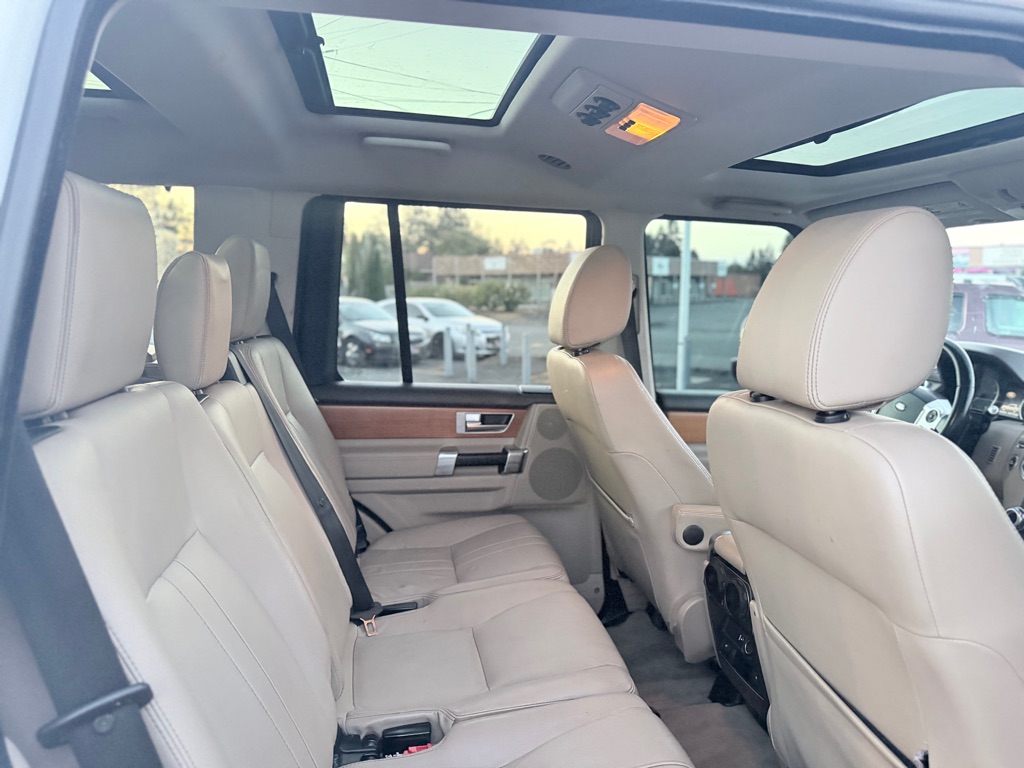 Photo 21 of this LAND ROVER LR4